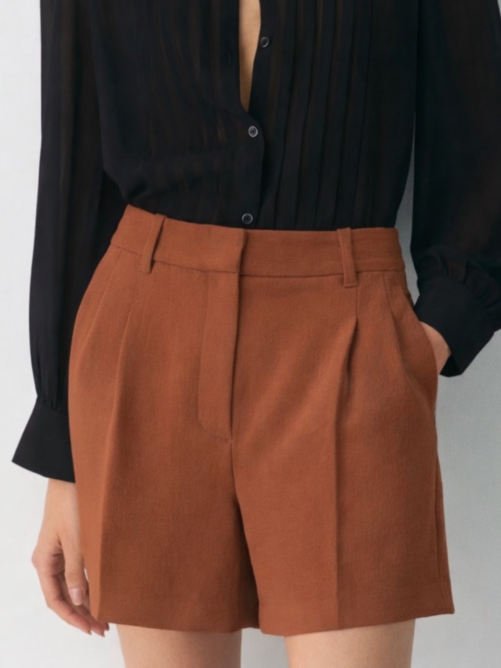 Aritzia Wilfred Effortless Shorts in Terracotta